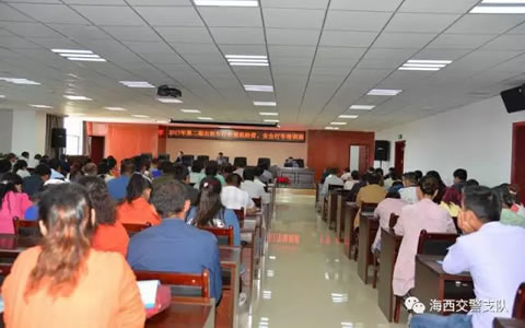 海西交警积极推进交通事故快处快赔建设工作