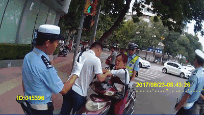 一哭二闹三卧倒 拒不服从蜀黍管理