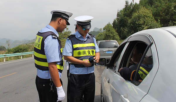 交警蜀黍扣留车辆的几种情况