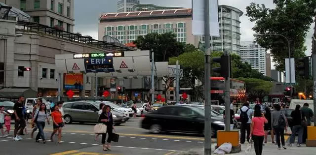 新加坡：屡教不改者判处监禁