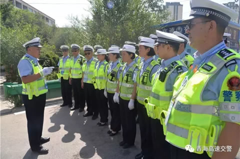 青海高速公路交警支队顺利完成环湖赛开幕式转场车队交通保障任务