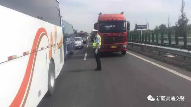 交警提示：进乌方向车辆及早绕行