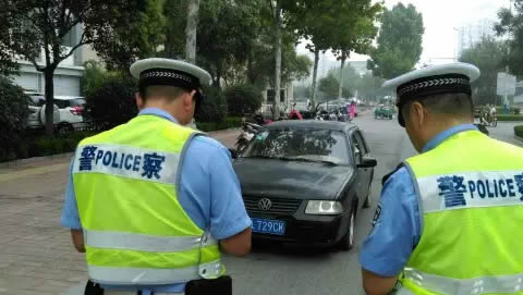 蜀黍“火眼金睛”识破伎俩