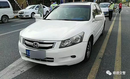 顺德交警:违章未处理3次以上扣双证,10次以上扣车!