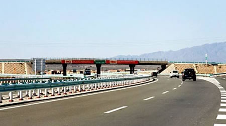 8月8日吐乌大北线部分路段施工限行