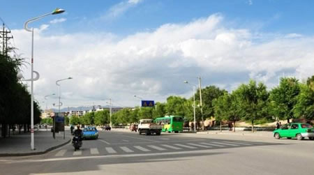 共和县恰卜恰镇区实施违停抓拍