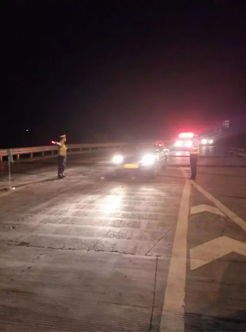 四川高速二支队全力以赴确保抗震救灾通道安全畅通