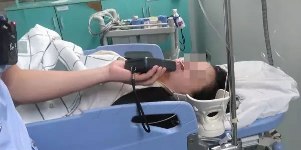 司机接受酒精测试