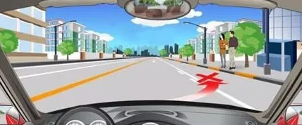 路缘石上的黄色虚线指示路边不允许停车上下人员或装卸货物。