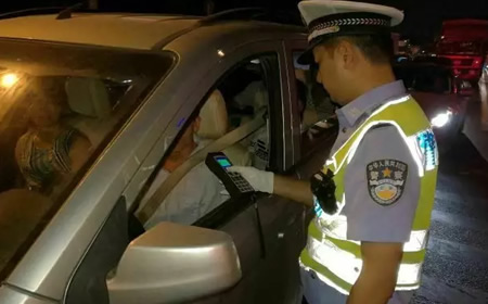 七点,酒驾、毒驾集中整治进行中