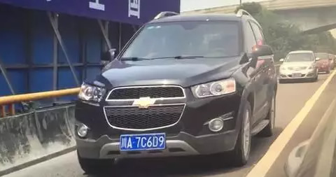 四川交警：17辆占用应急车道未处理车辆车牌号曝光！