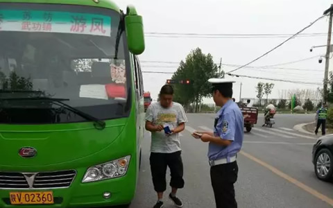 杨凌交警持续开展交通安全整治攻坚战