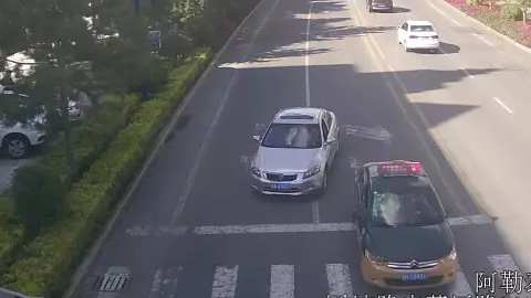 阿勒泰市28个路口 机动车交通违法行为抓拍曝光
