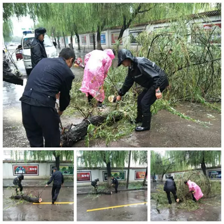 西峰交警冒雨执勤确保道路安全畅通