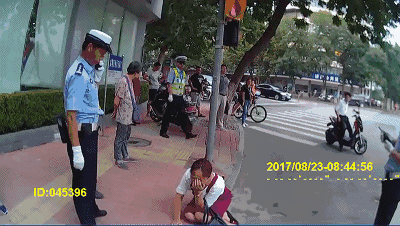 7.gif 一会说自己有急事 一会说不舒服