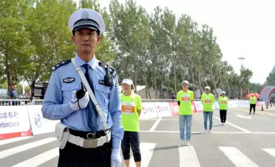 重逢“哈马” “痴心”依旧——2600名交警向“哈马”递交满意答卷