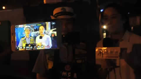“酒驾”、“弃车逃跑” 直播镜头记录夜查众相