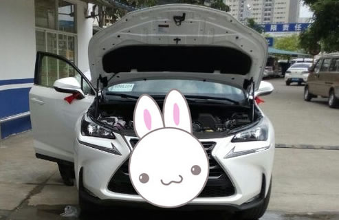 打开车灯引擎盖等配合检查