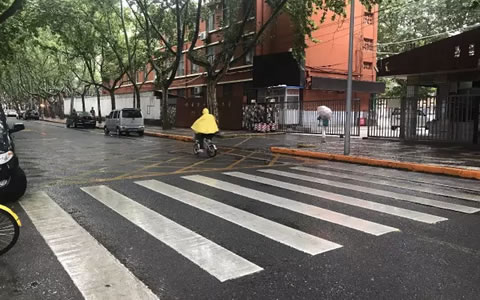 关于人行横道线问题