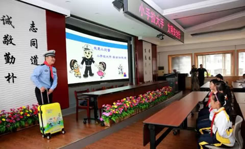 “魔法箱”讲安全这个道具好神奇