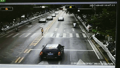  违法车辆车牌号：桂BHY017