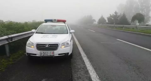 4：珲乌高速410KM桦皮厂服务区附近