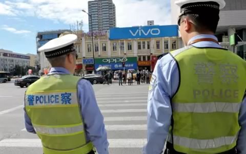 哈市交警严查行人交通违法，提醒你走“线”更要“走心”