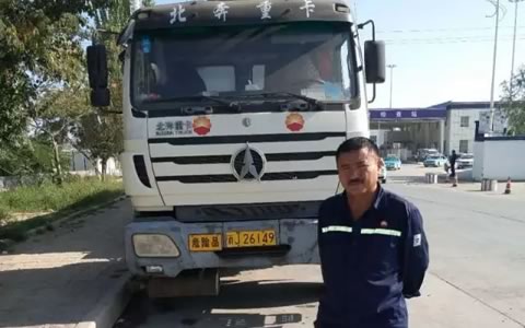 饮酒驾驶油罐车被疏勒交警查获!