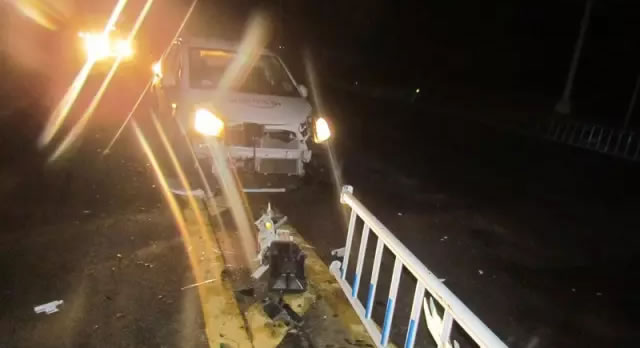 深夜连撞9卡护栏！开共享汽车醉驾、逃逸、撞车全被抓！