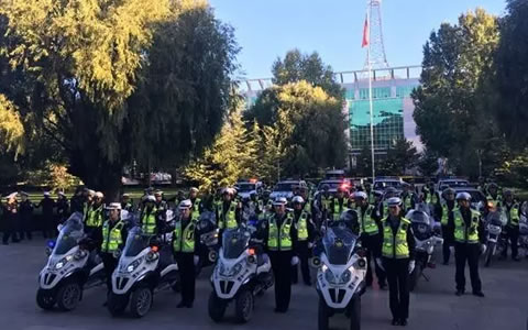 自驾世界屋脊，有景，有警