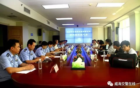 威海交警每月一次的媒体通气会来啦！你审证了吗？审车了吗？