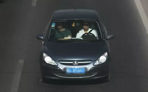 今日起全疆交警监控抓拍处罚逾期未审验车辆,一次3分200元!