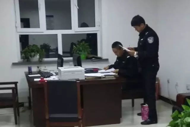 阿勒泰交警的敬业 从来不用装 