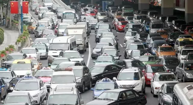 陇南交警发布国庆期间路况和交通拥堵提示信息