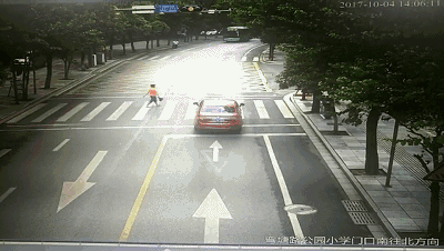 ⊙违法车辆号牌：桂B5E785