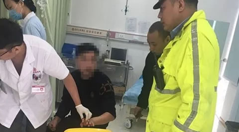 城市快速道路支队民警开启绿色通道 断指工人及时送医