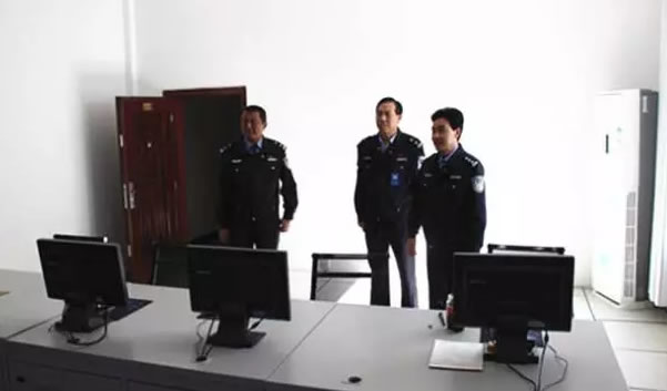 温国华同志督导检查玉门市国庆期间道路交通安保工作