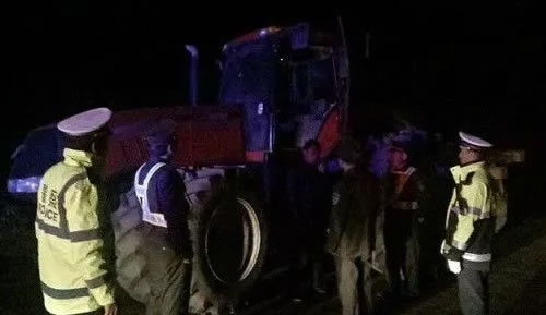 夜查农用车辆除隐患 安全行驶我“把关”