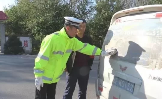 带病坚持上岗的杨军