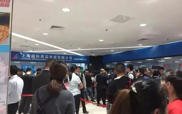 上海车牌拍卖价创新高！极低中标率依旧阻止不了拍牌大军的“来势汹汹”！