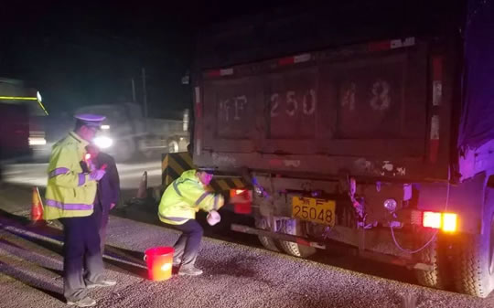 “望、闻、问、切”助力伊犁辖区道路交通安全畅通