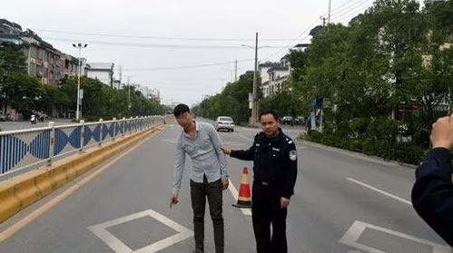 撞死环卫工人后摄于警方的强大压力自首！