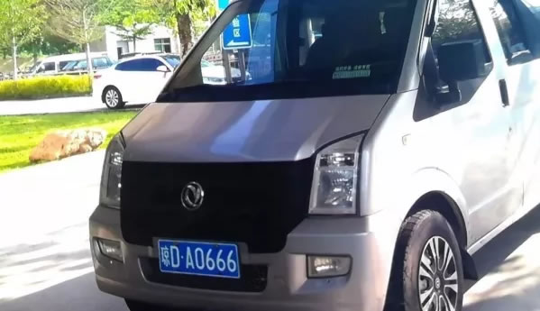 海南交警:近期各地车牌靓号频出,不是拍卖的!