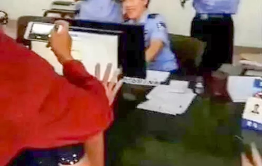 潮汕车主摇到99999车牌，网友戏称：几十秒内身价百万！