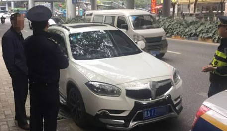 刚上临牌就“折腾”，贵阳黑车在火车站领三万元罚单！