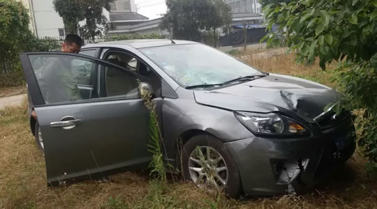 常州市区四望亭路交通肇事逃逸案嫌疑人投案自首