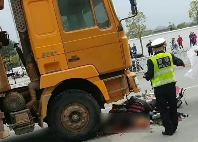 赣县发生特大交通事故,4人当场死亡!惨烈慎入！