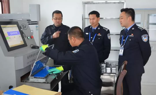 陇南车管所西成分所车牌厂启用，上牌一站式办结！