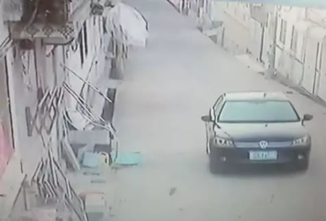 车牌是假的！花的钱也是假的！这对夫妻“厉害”了！