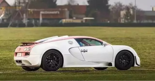 全球唯一一辆粉红色布加迪威航 因为在澳门上牌所以省了1500万元！